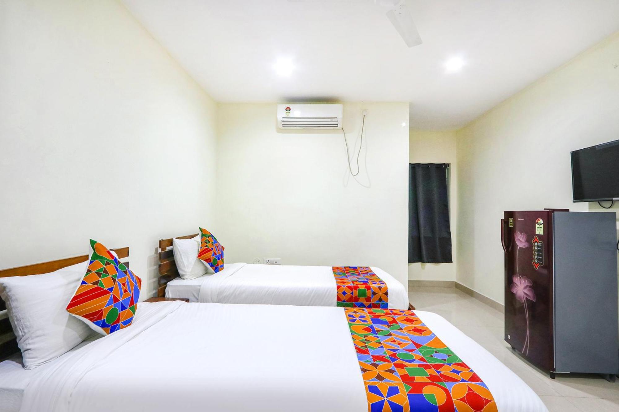 Fabhotel Sk Grand - Nr Hitech