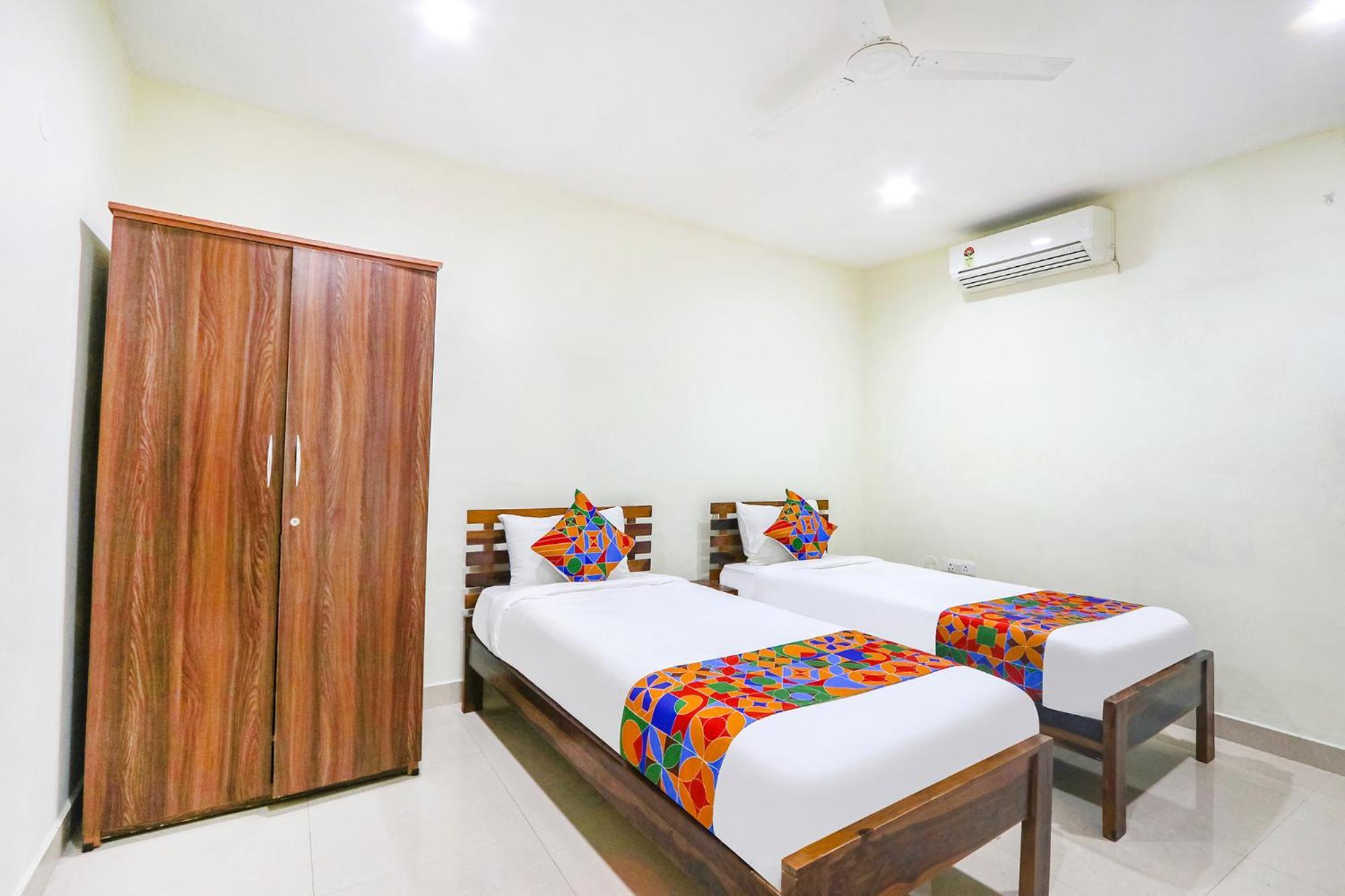 Fabhotel Sk Grand - Nr Hitech Hotel