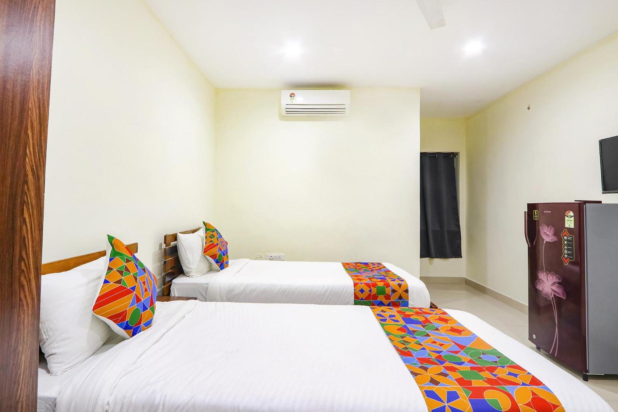 Hotel Fabhotel Sk Grand - Nr Hitech